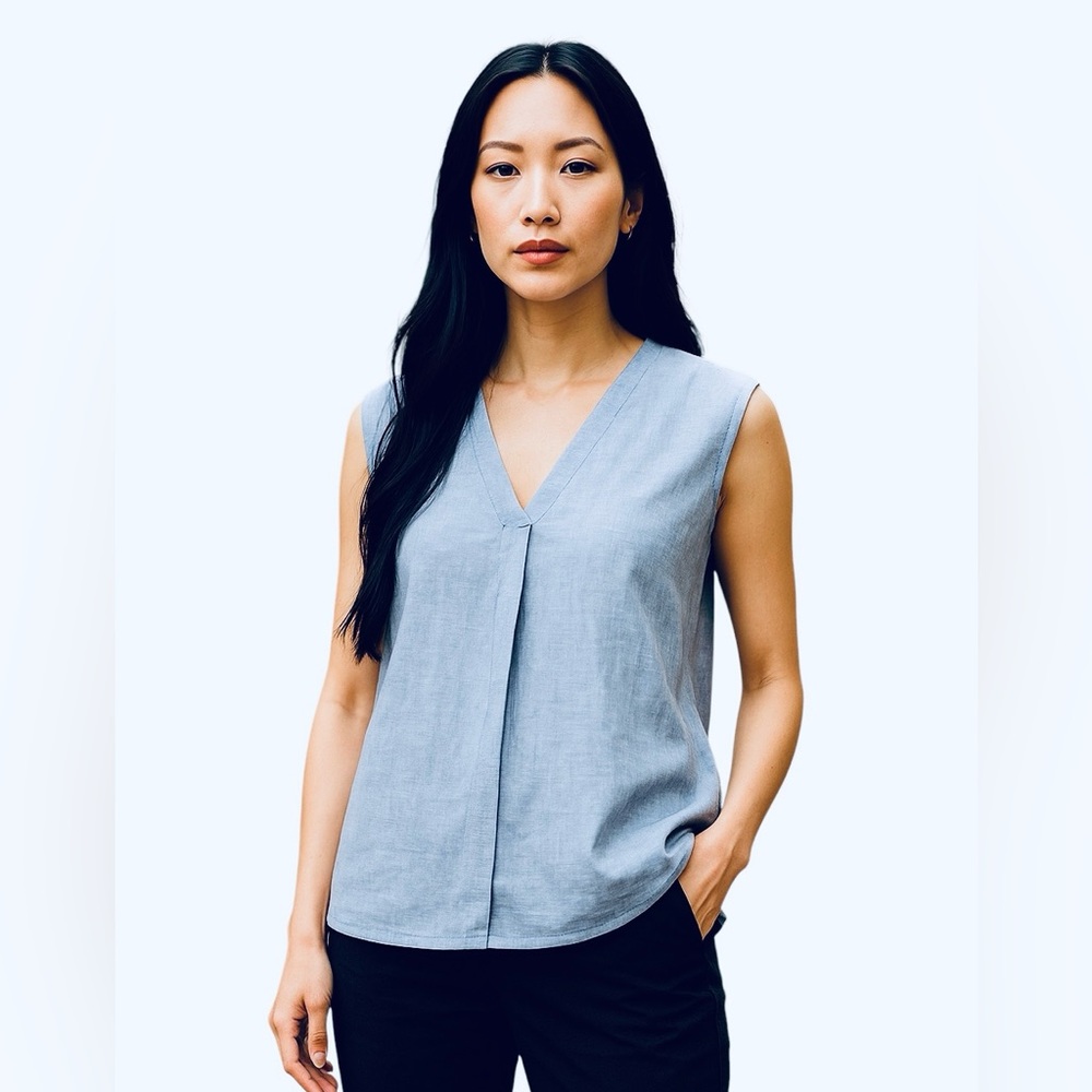 CYNTHIA ROWLEY Women’s Sky Blue 100% Linen Top. Size S. SKU 535